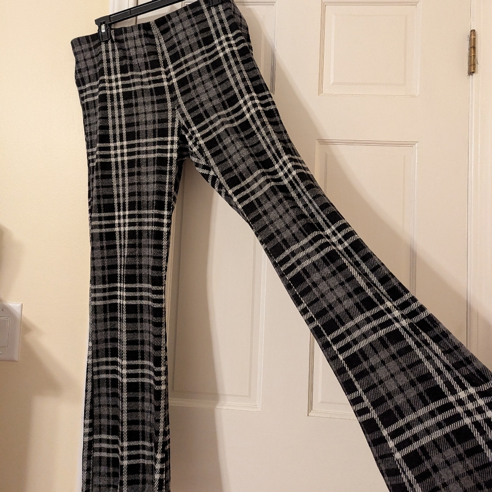 AE Stretchy Black and White Plaid Women's Pants